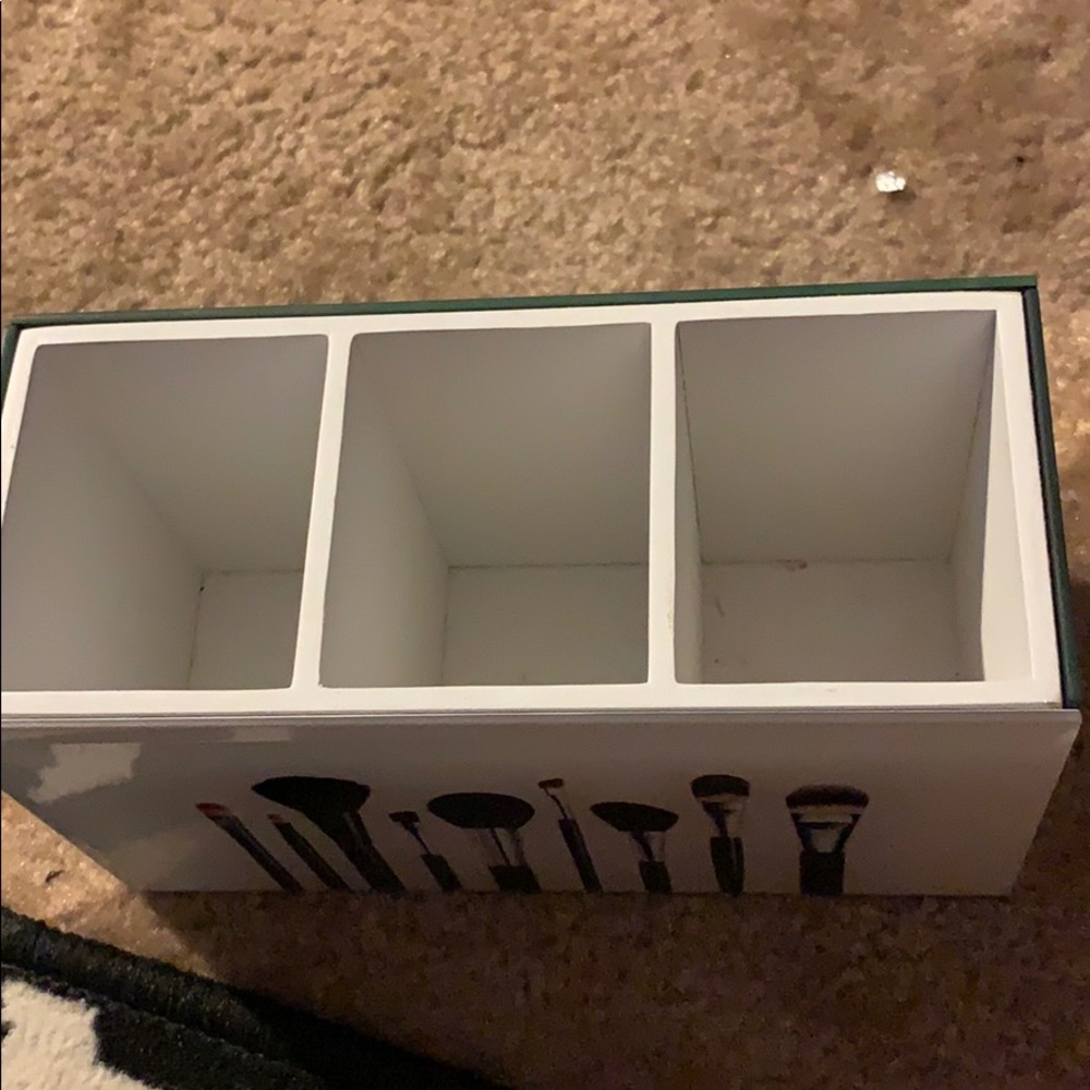makeup storage bin - Picture 4 of 4